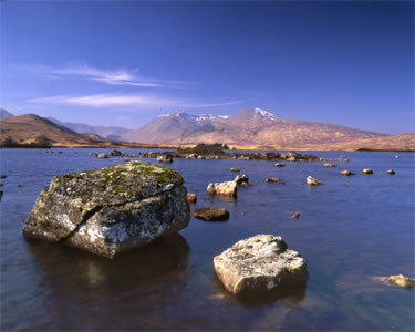Lochan na h-Achlaise boulders